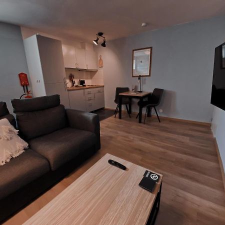 Loods 123 Bed & Kitchen Villa Landgraaf Bagian luar foto