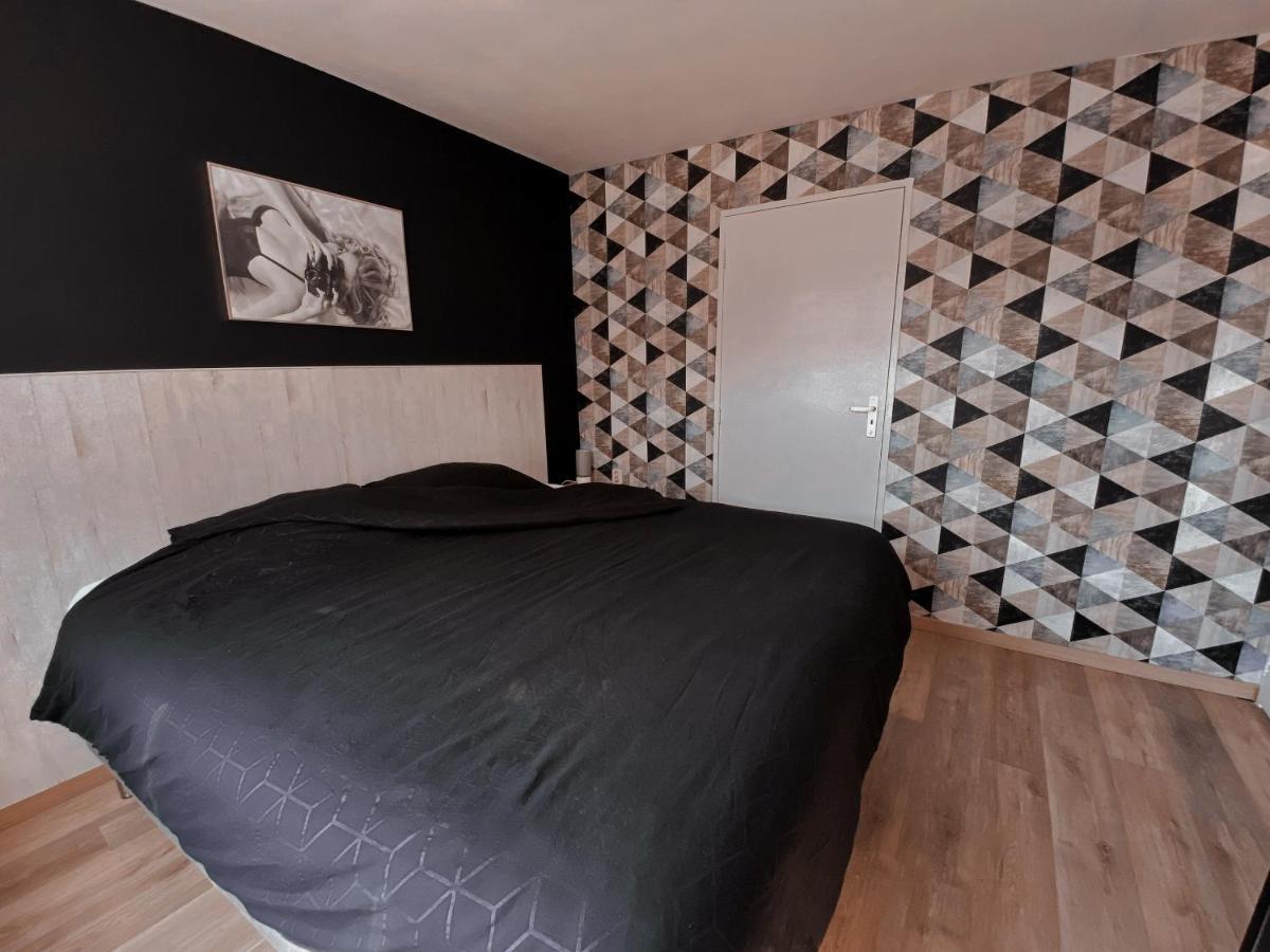 Loods 123 Bed & Kitchen Villa Landgraaf Bagian luar foto